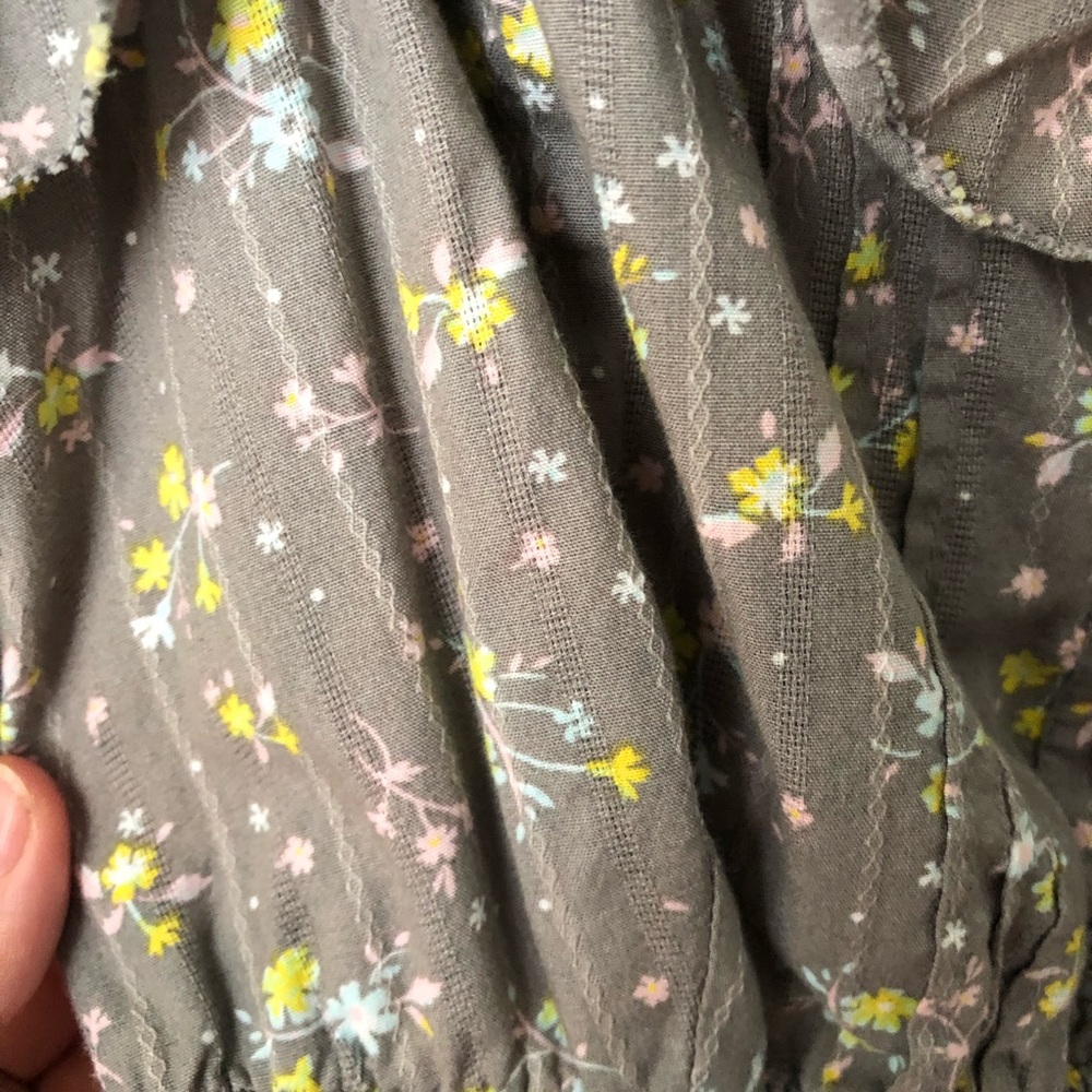 Torrid floral grey top. Button front size 2 - Picture 3 of 5